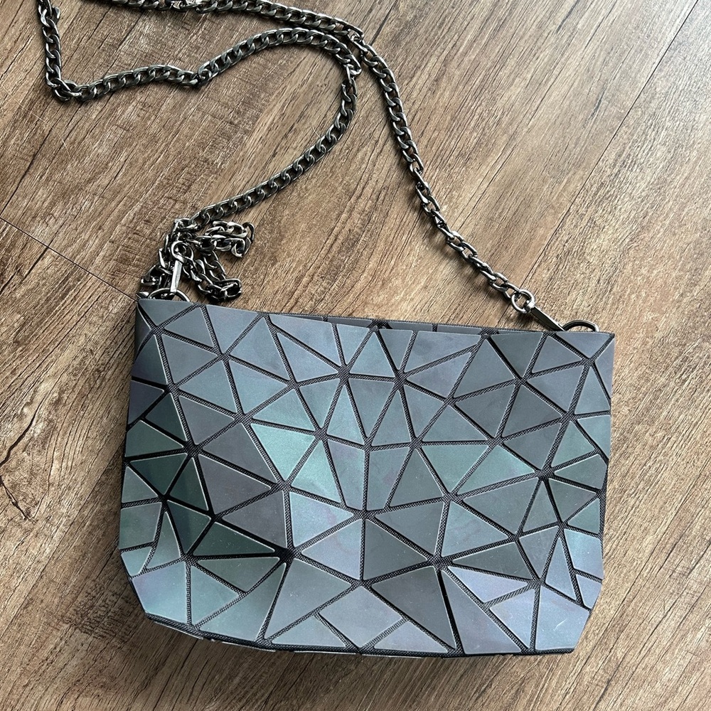 Geometric Patterned Chain Shoulder Bag - image 1
